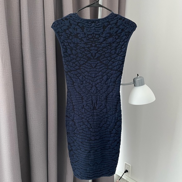 Bodycon Dynamite Patern Dress - Picture 2 of 3